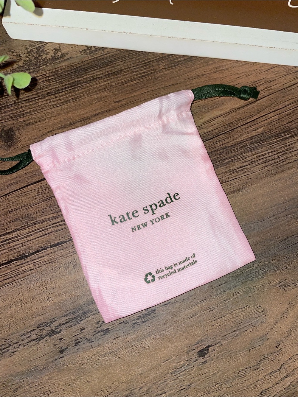 Kate Spade Pink Mini dust Drawstring Jewelry Pouch with Dark Green cord - Picture 4 of 5